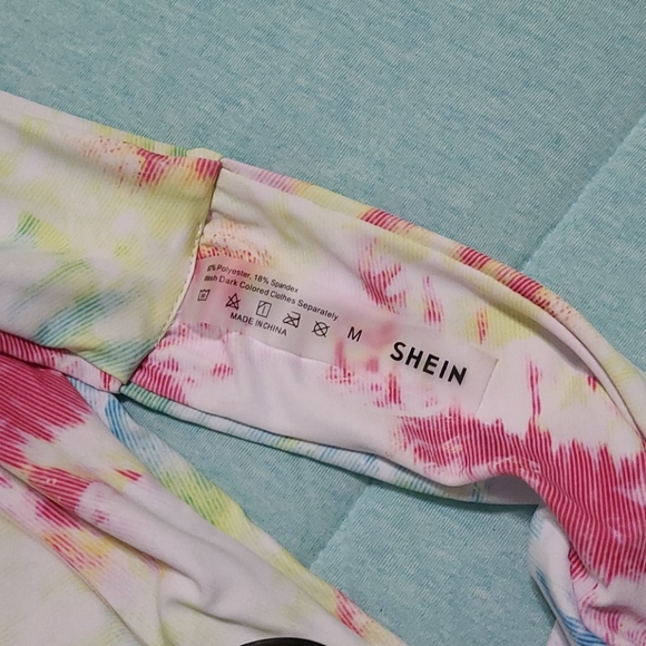 Bikini - Picture 5 of 6